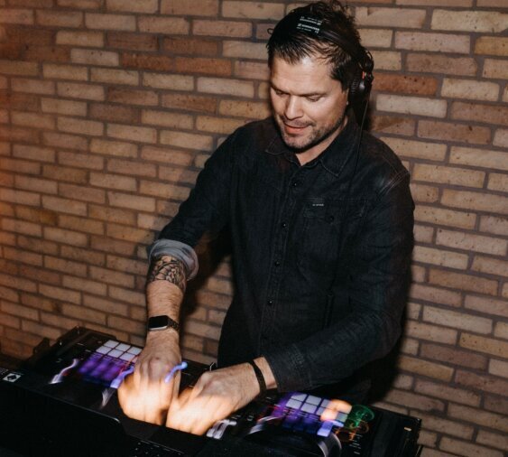 Ein DJ Thomas